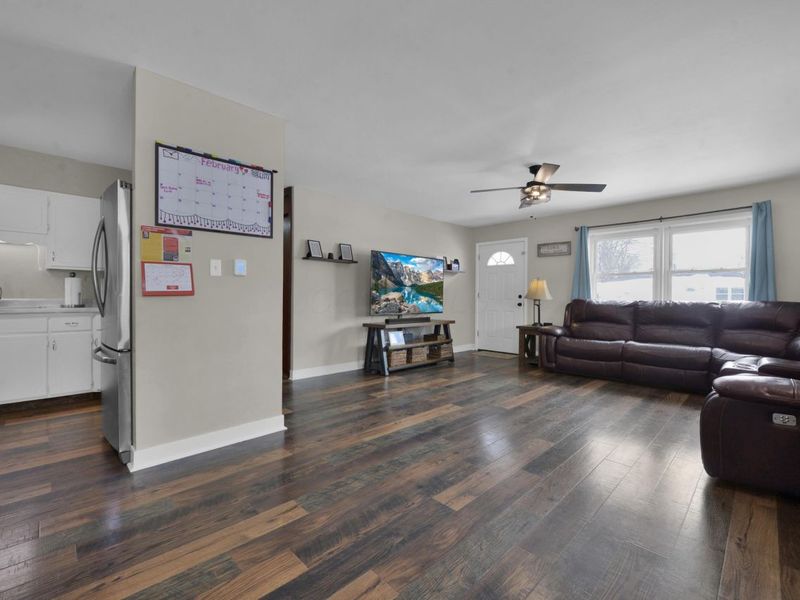 245 E Park Avenue, London, OH 43140 Photo 4