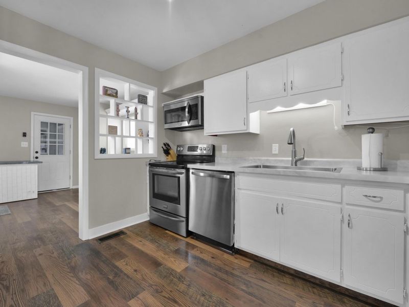 245 E Park Avenue, London, OH 43140 Photo 6