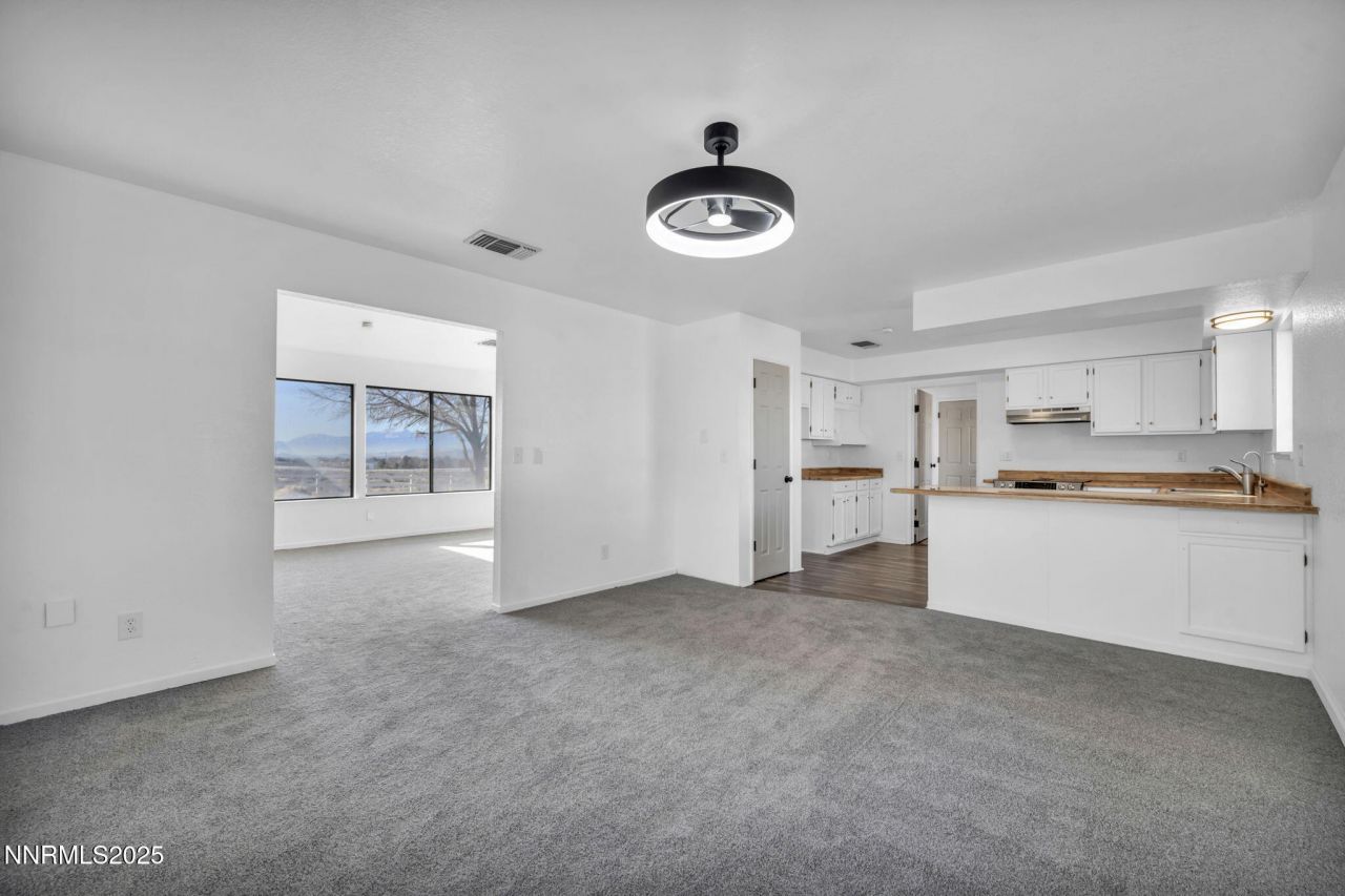 430 Calle De La Plata, Sparks, NV 89441 Photo