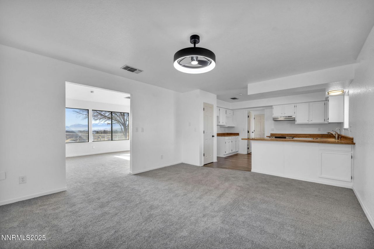 430 Calle De La Plata, Sparks, NV 89441 Photo