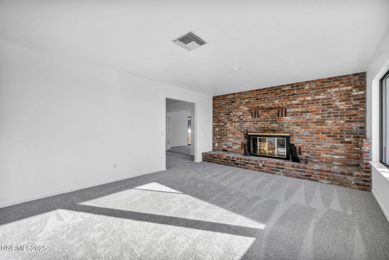 430 Calle De La Plata, Sparks, NV 89441 Photo