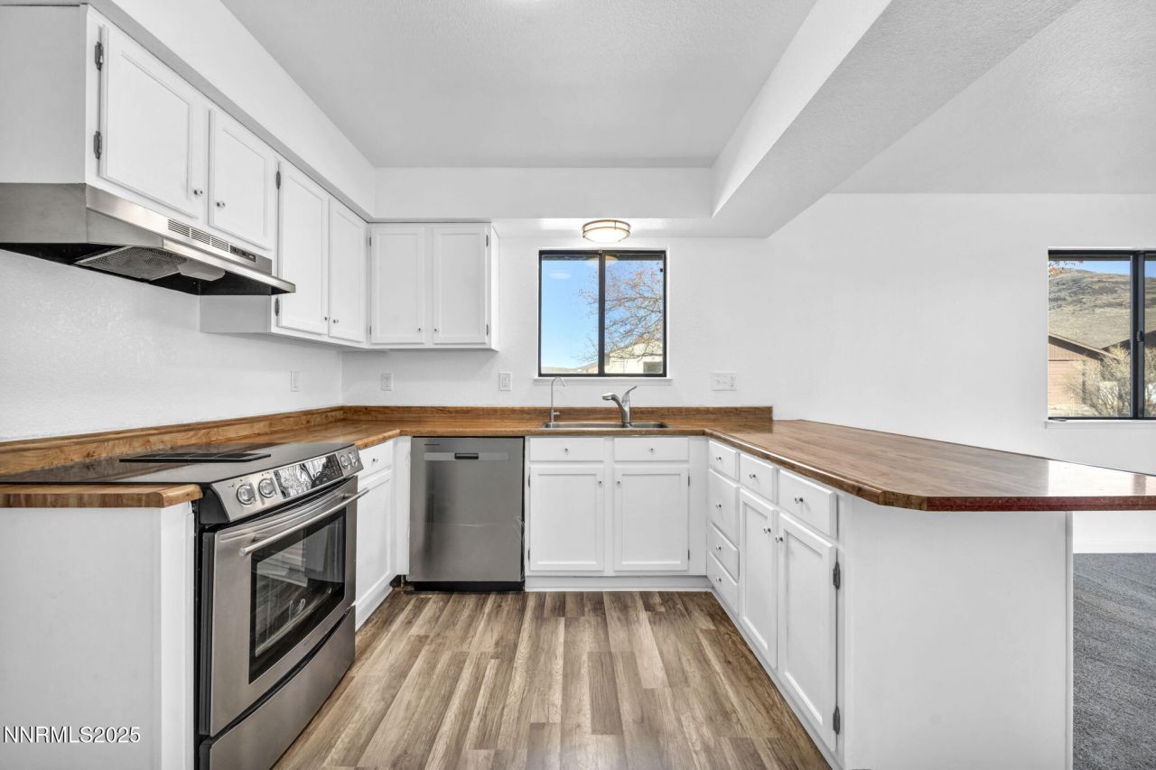 430 Calle De La Plata, Sparks, NV 89441 Photo