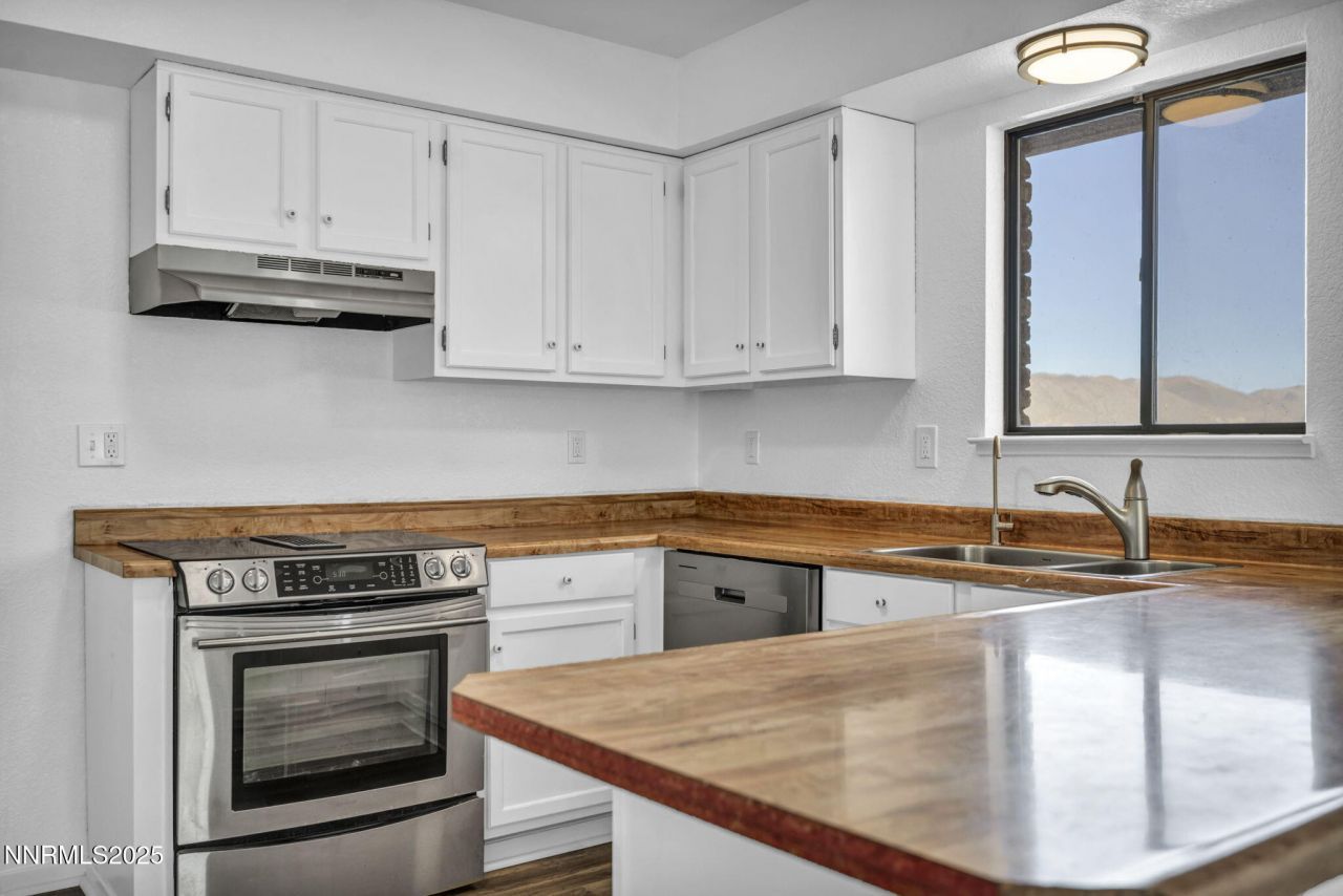 430 Calle De La Plata, Sparks, NV 89441 Photo