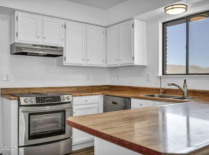 430 Calle De La Plata, Sparks, NV 89441 Photo