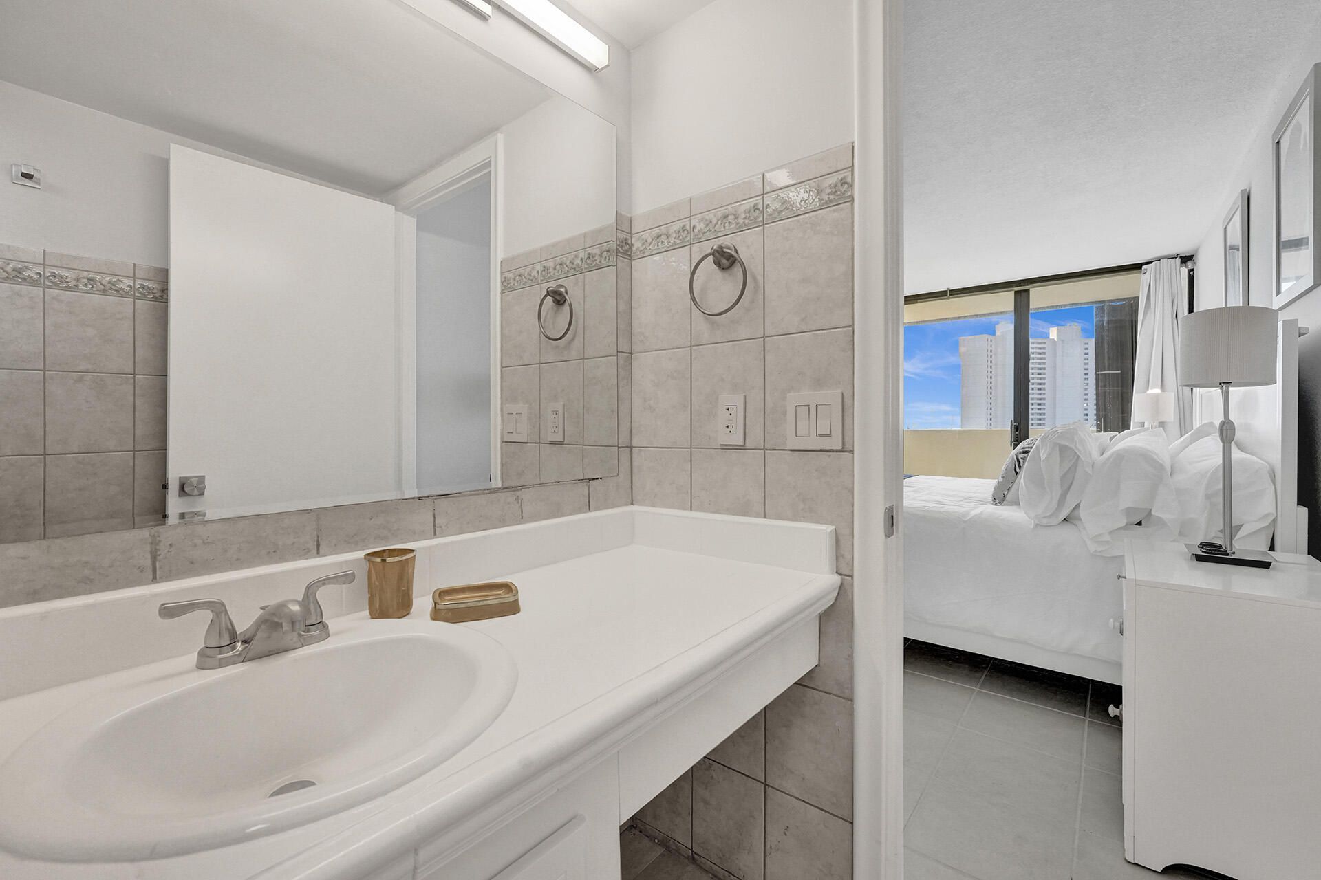 5600 N Flagler Drive, Unit 805, West Palm Beach, FL 33407 Photo