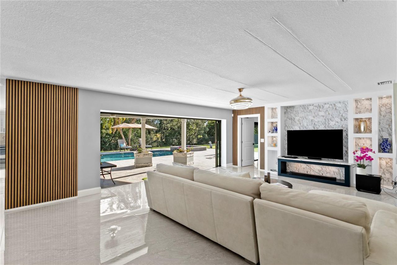 900 31st Avenue Ne, Saint Petersburg, FL 33704 Photo