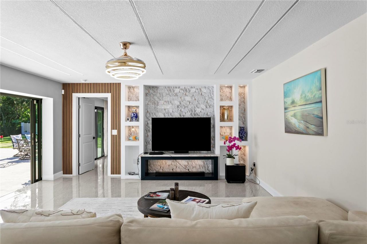 900 31st Avenue Ne, Saint Petersburg, FL 33704 Photo