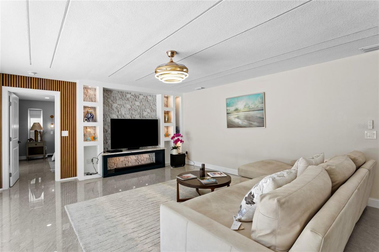 900 31st Avenue Ne, Saint Petersburg, FL 33704 Photo