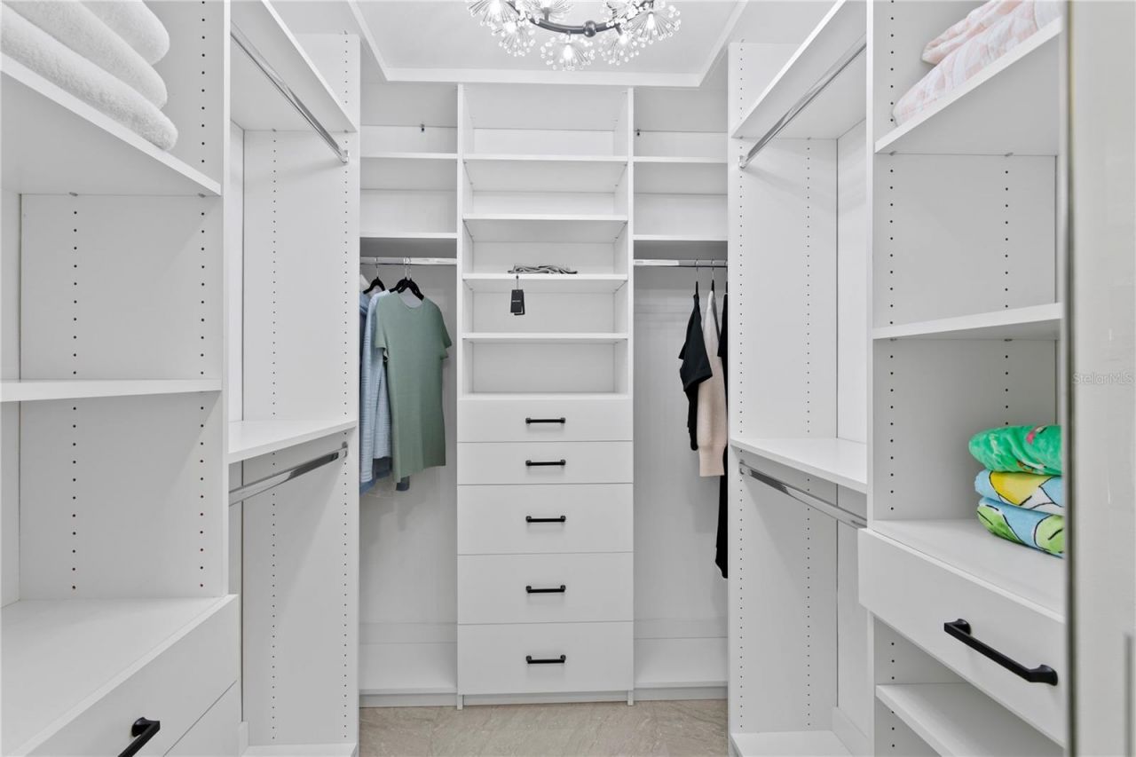 900 31st Avenue Ne, Saint Petersburg, FL 33704 Photo