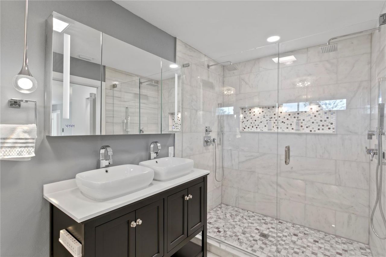 900 31st Avenue Ne, Saint Petersburg, FL 33704 Photo