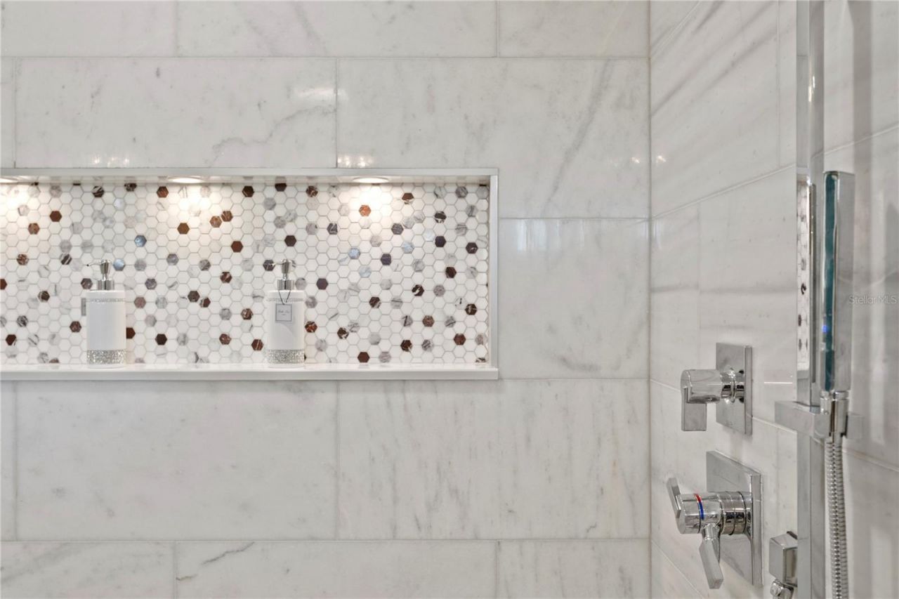 900 31st Avenue Ne, Saint Petersburg, FL 33704 Photo