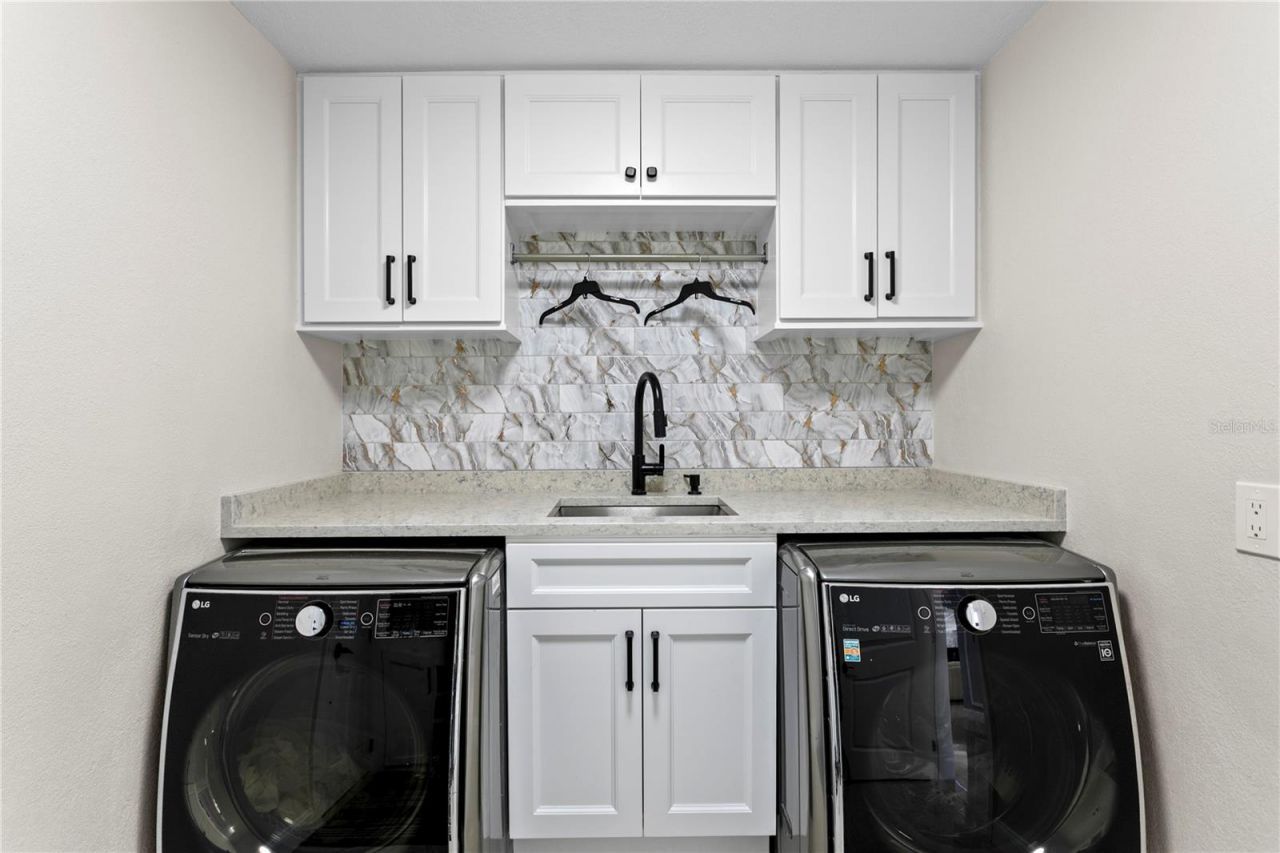 900 31st Avenue Ne, Saint Petersburg, FL 33704 Photo