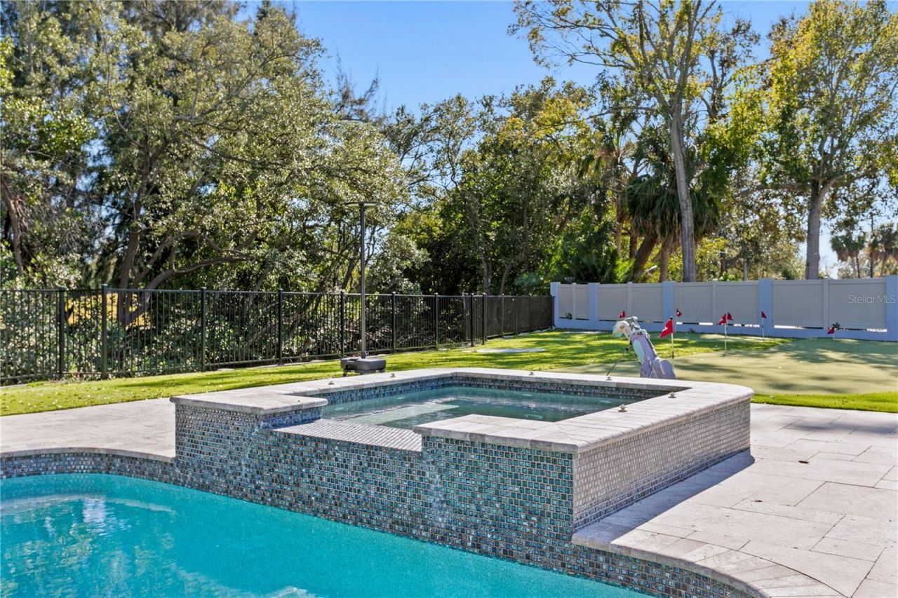 900 31st Avenue Ne, Saint Petersburg, FL 33704 Photo