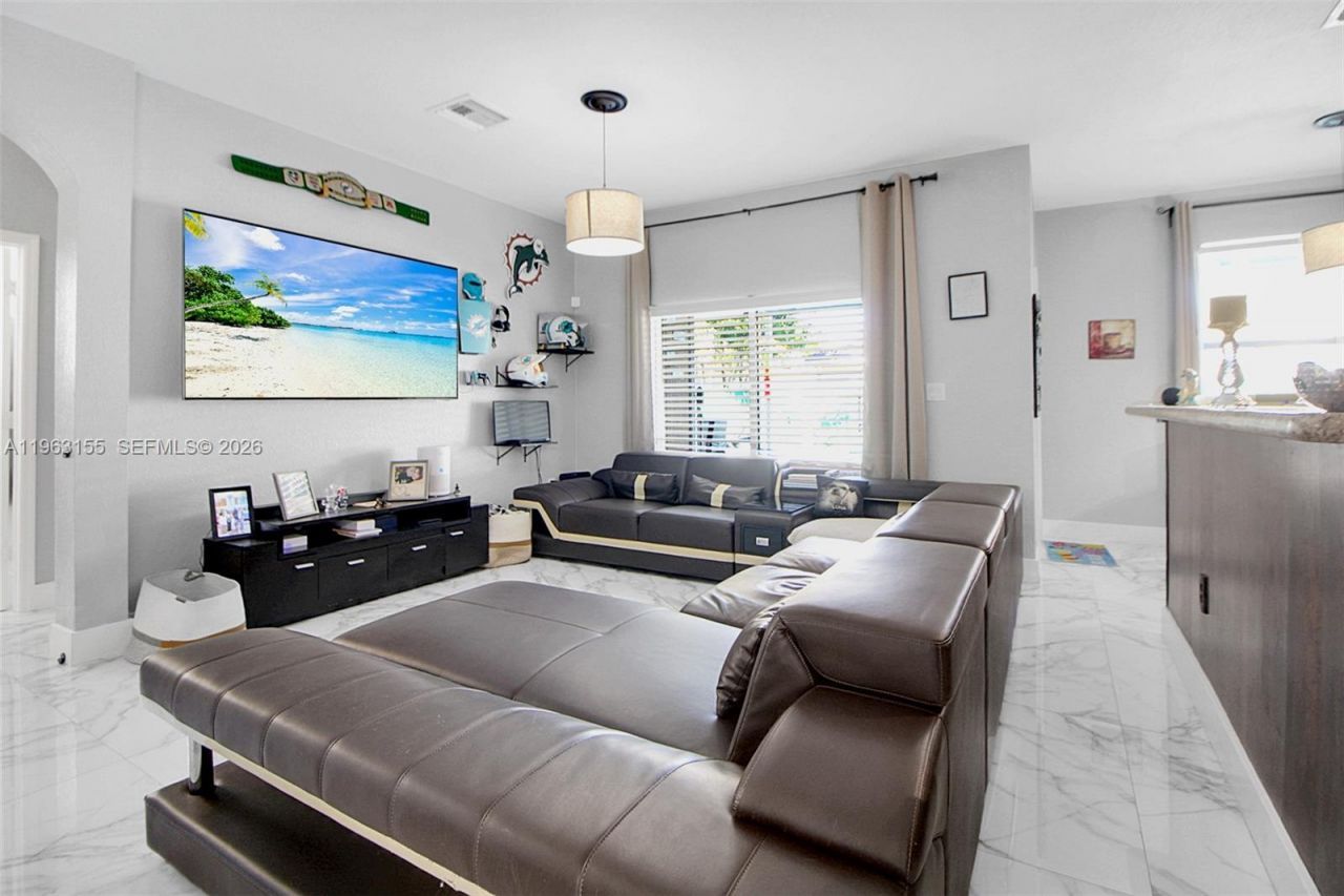 3455 NE 1st St , Homestead, FL 33033 Photo