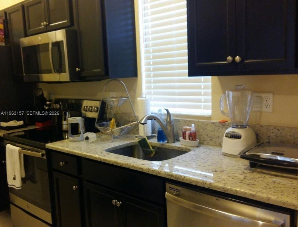 17102 SW 95th Ter, Miami, FL 33196 Photo