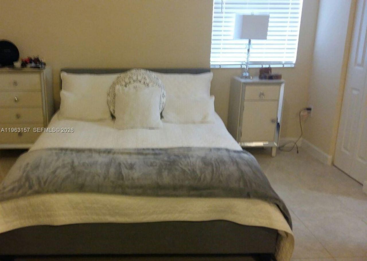 17102 SW 95th Ter, Miami, FL 33196 Photo