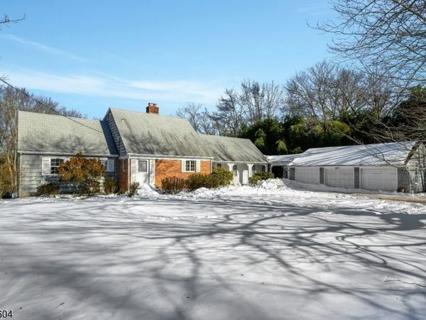 29 Village Rd, Harding, NJ 07976