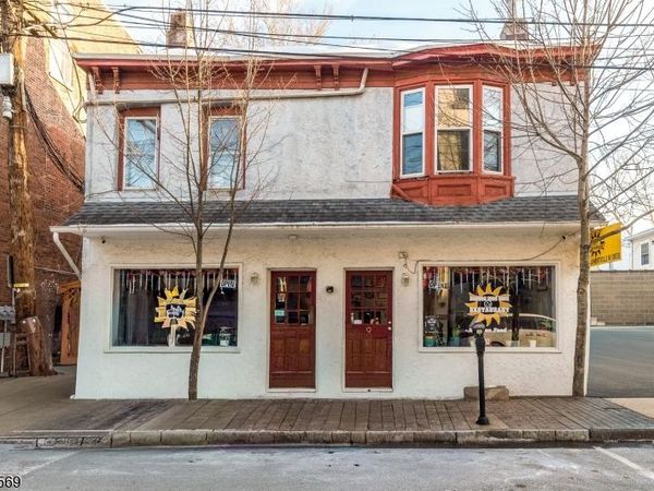 9 Church St, Lambertville, NJ 08530