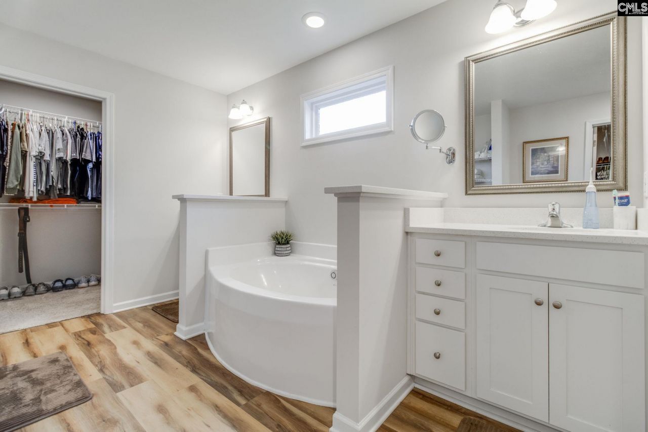 140 Southern Lake Court Photo 23