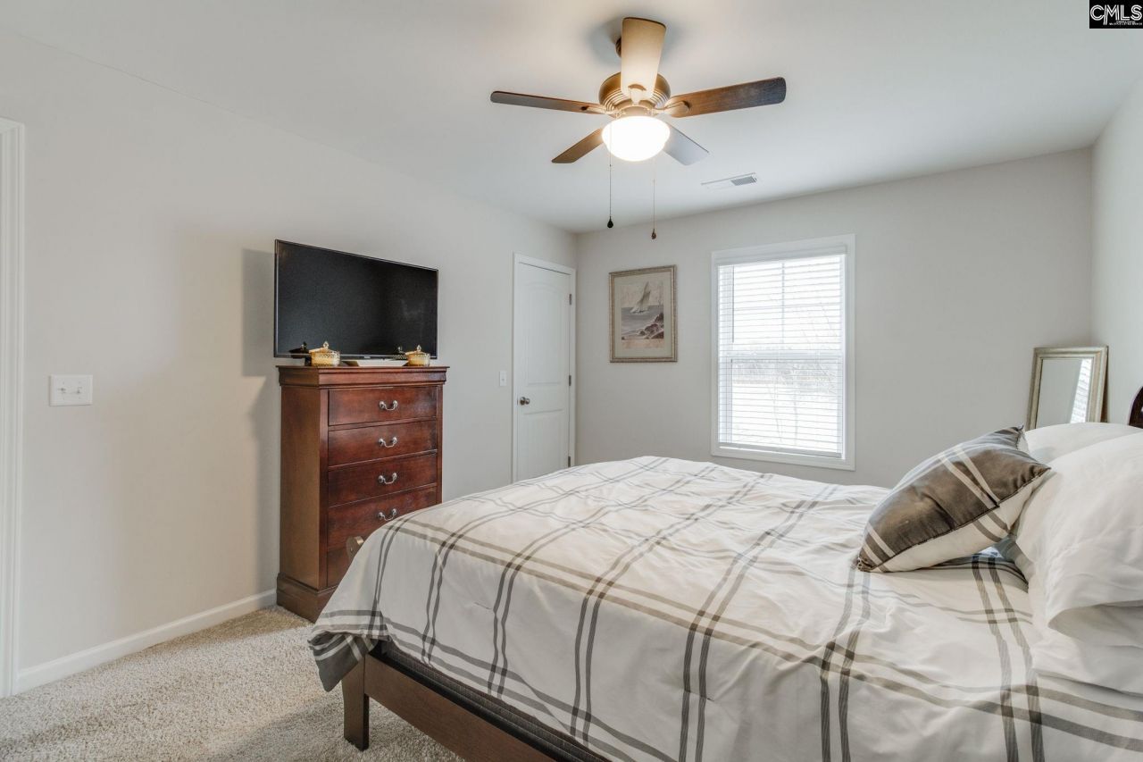 140 Southern Lake Court Photo 34