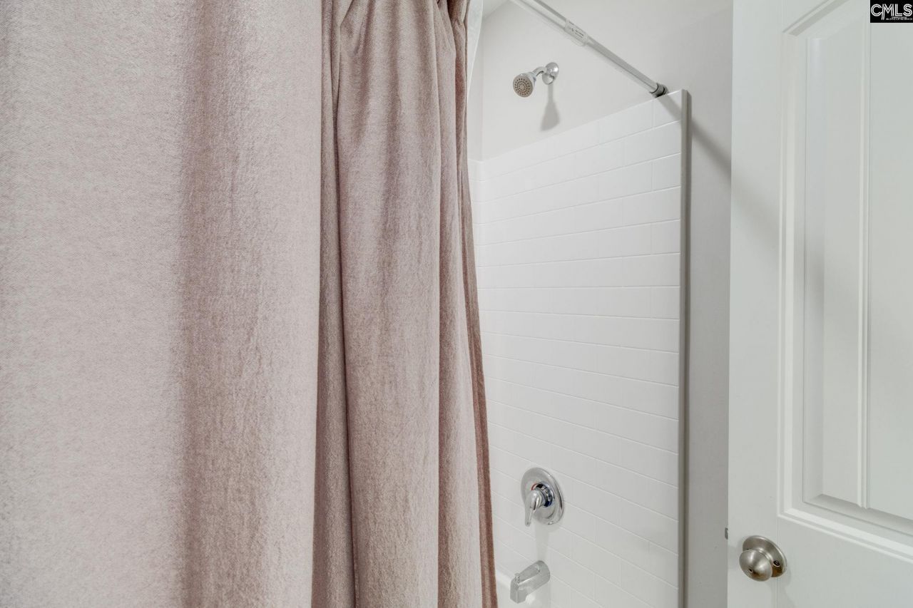 140 Southern Lake Court Photo 36