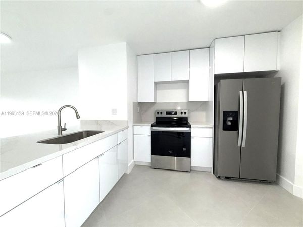 15969 NW 64th Ave, Unit 313, Miami Lakes, FL 33014