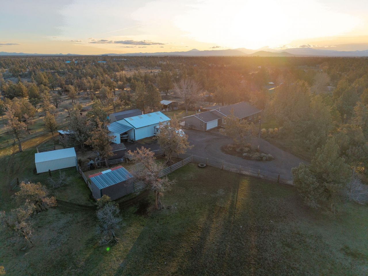 3940 NE Zamia Avenue, Redmond, OR 97756 Main Photo