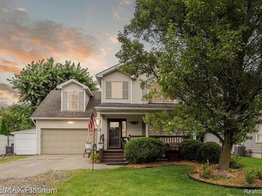 9297 6 Mile Road, Salem Twp, MI 48168