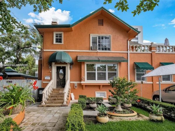 1033 NW 6th St, Unit Cottage, Miami, FL 33136