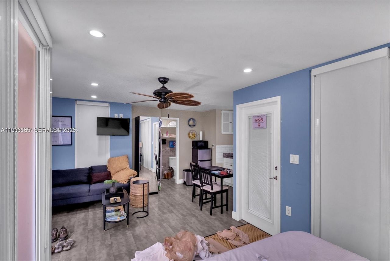 1033 NW 6th St, Unit Cottage, Miami, FL 33136 Photo