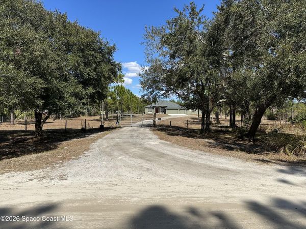 14650 87th Street , Fellsmere, FL 32948