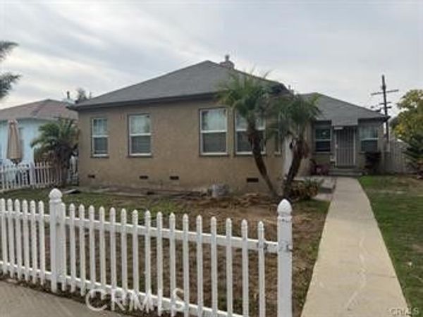 2293 Grand, Long Beach, CA 90815