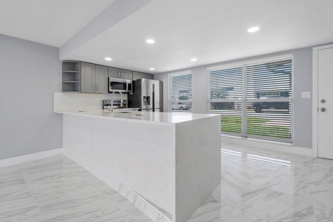 708-710 NE 23rd Avenue, Pompano Beach, FL 33062 Photo