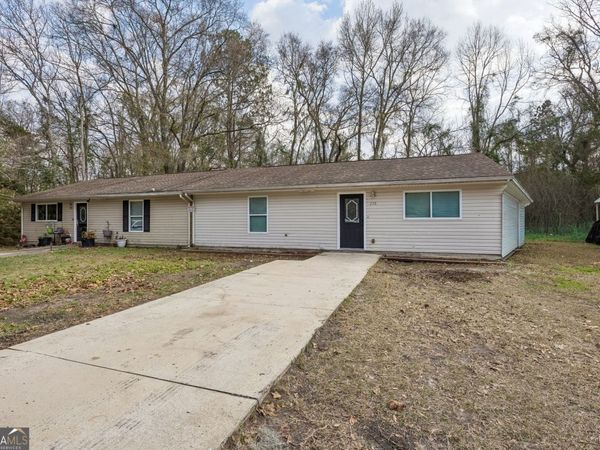 238 W Dawson Avenue, Kingsland, GA 31548