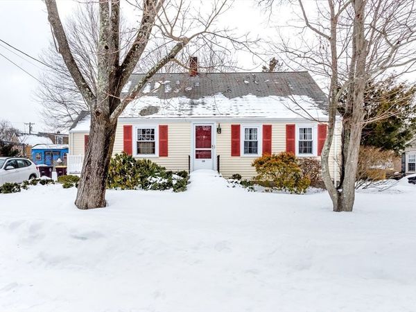 10 Marion Rd, Weymouth, MA 02191