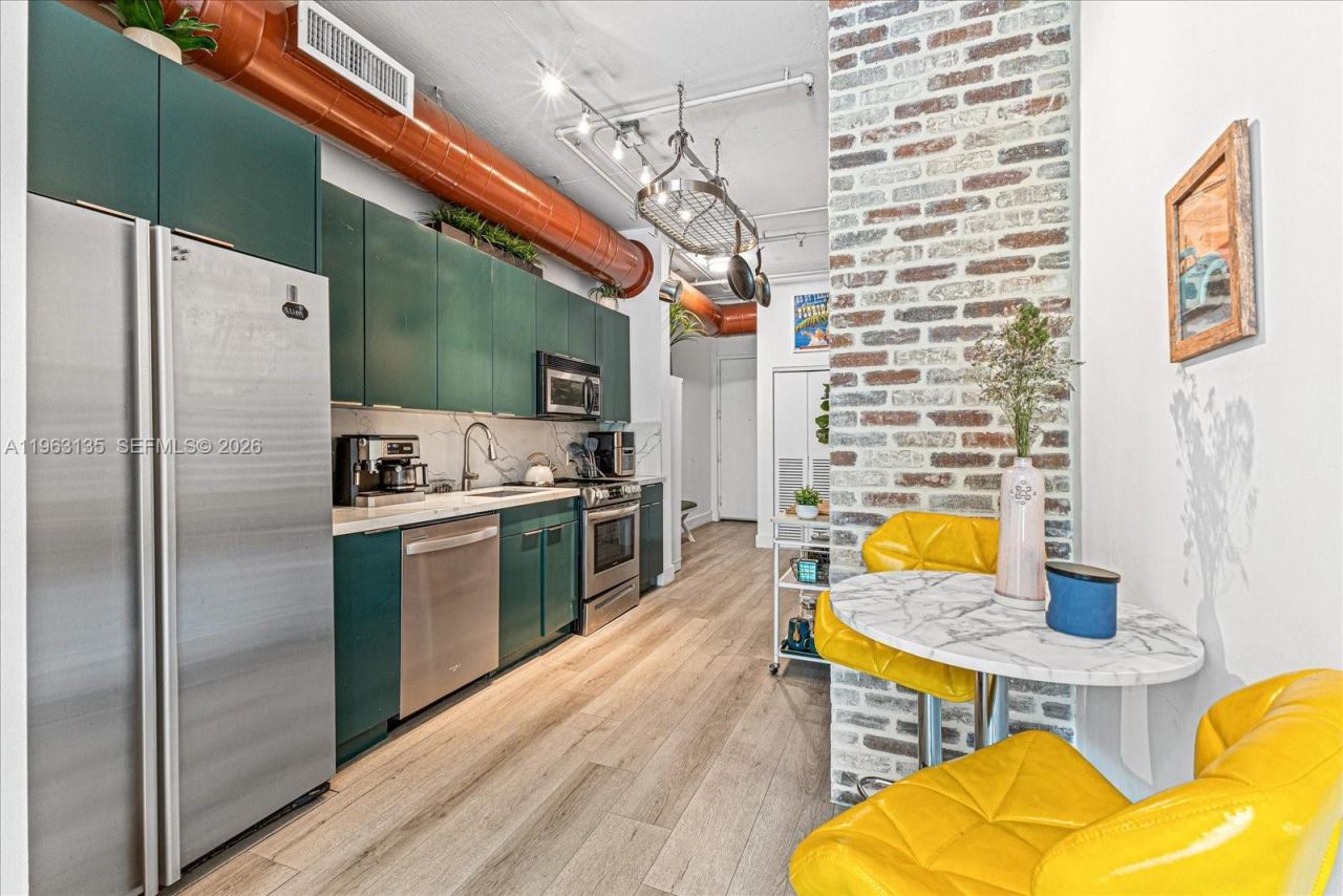 1700 Meridian Ave, Unit 203, Miami Beach, FL 33139 Photo