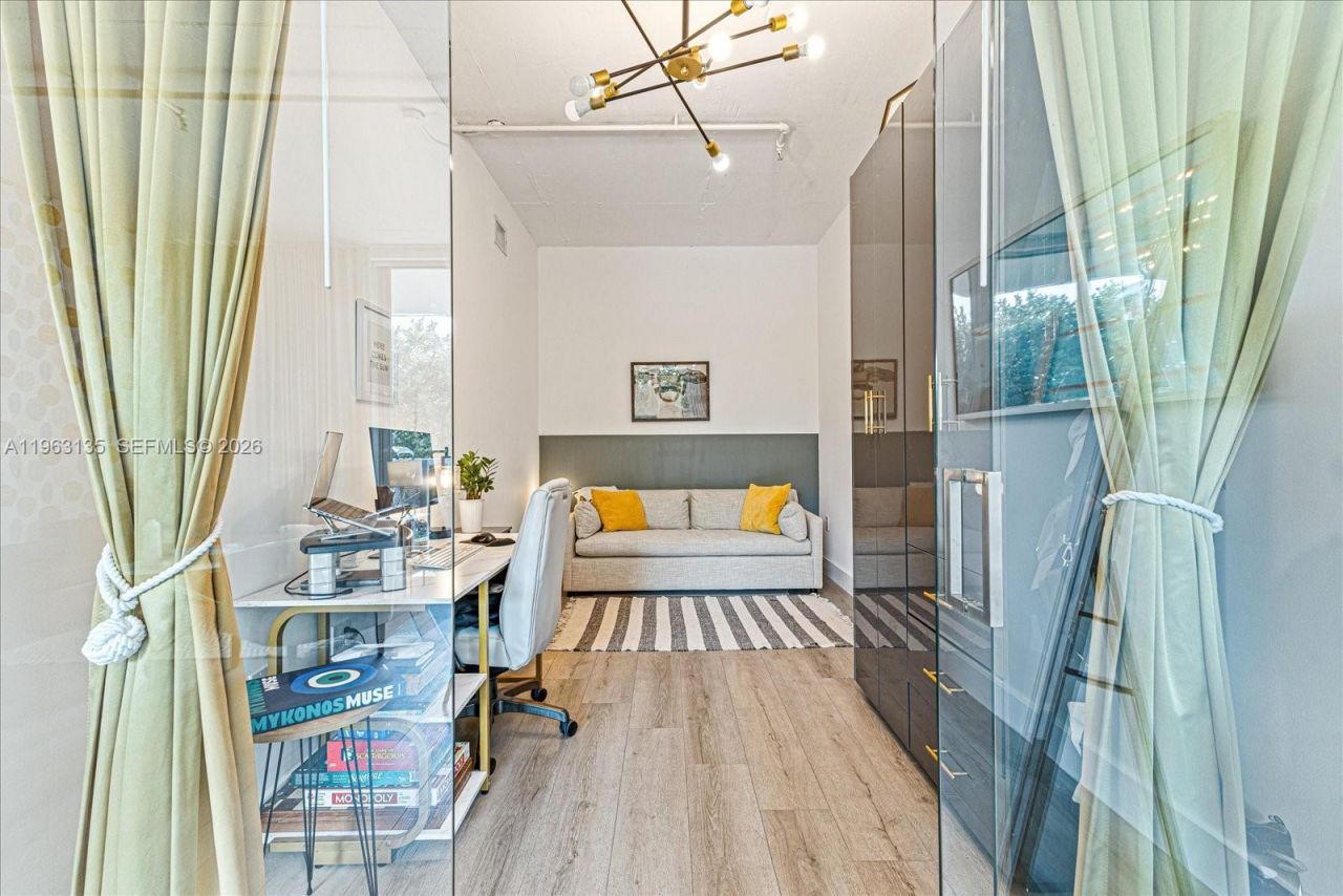 1700 Meridian Ave, Unit 203, Miami Beach, FL 33139 Photo