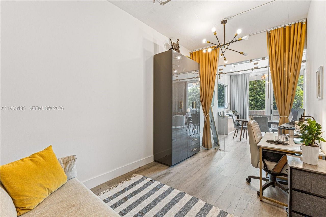 1700 Meridian Ave, Unit 203, Miami Beach, FL 33139 Photo