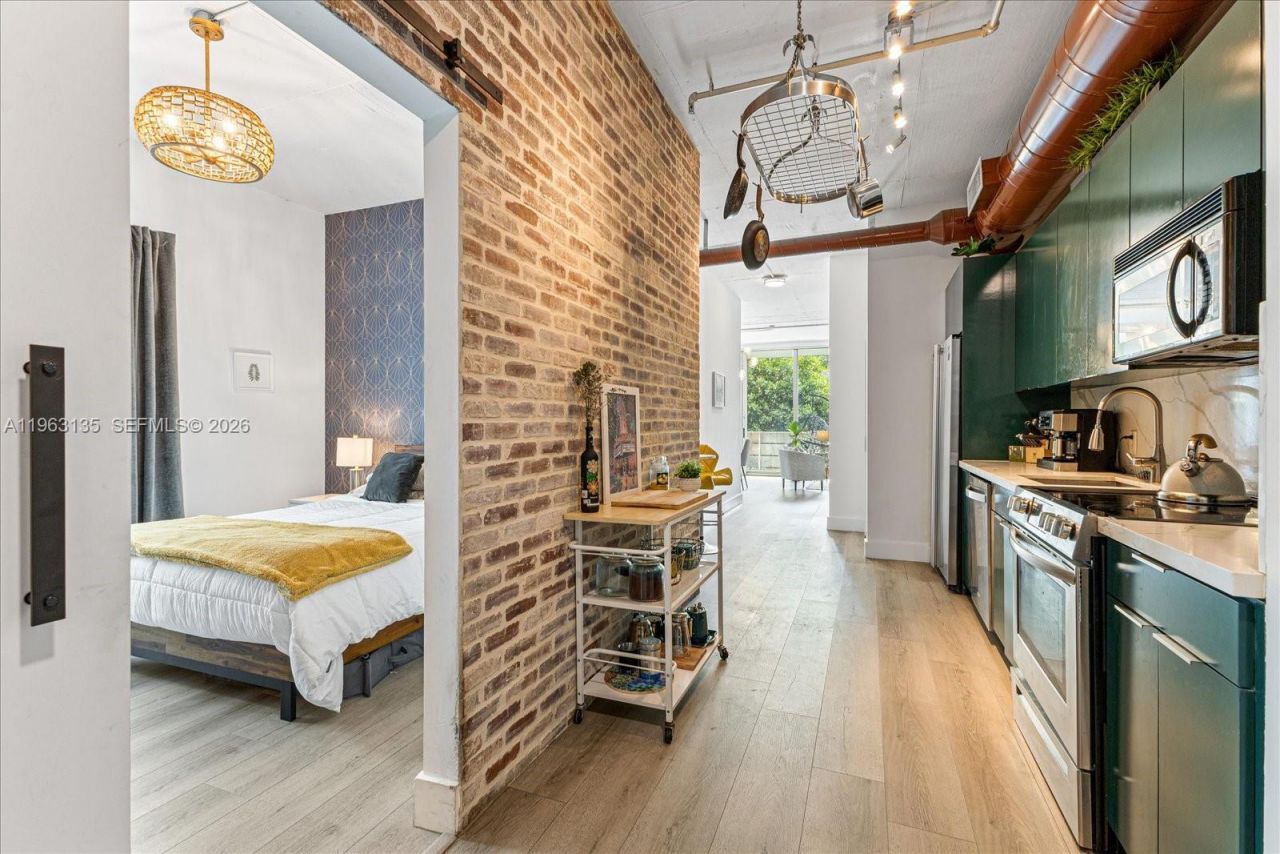 1700 Meridian Ave, Unit 203, Miami Beach, FL 33139 Photo