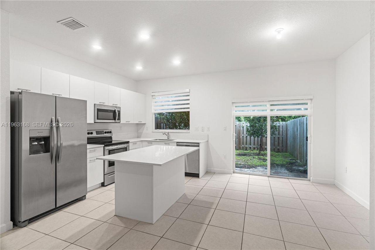 12307 NW 23rd Ct, Unit 12307, Miami, FL 33167 Photo