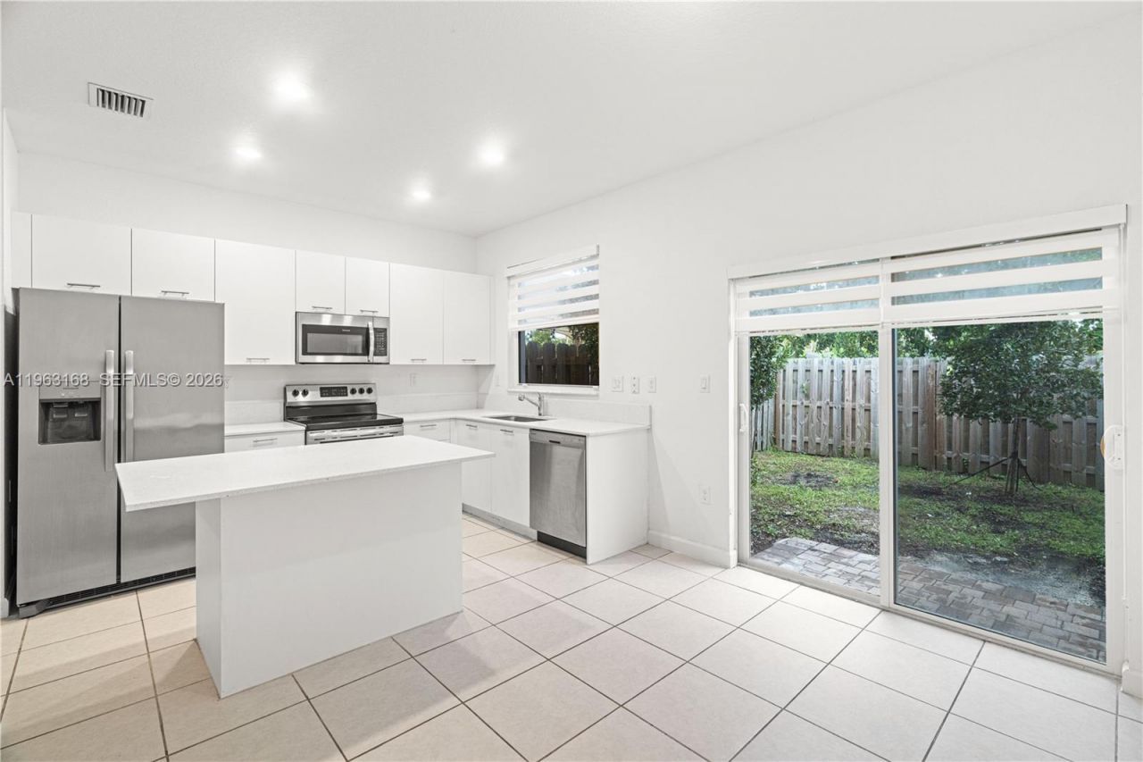 12307 NW 23rd Ct, Unit 12307, Miami, FL 33167 Photo