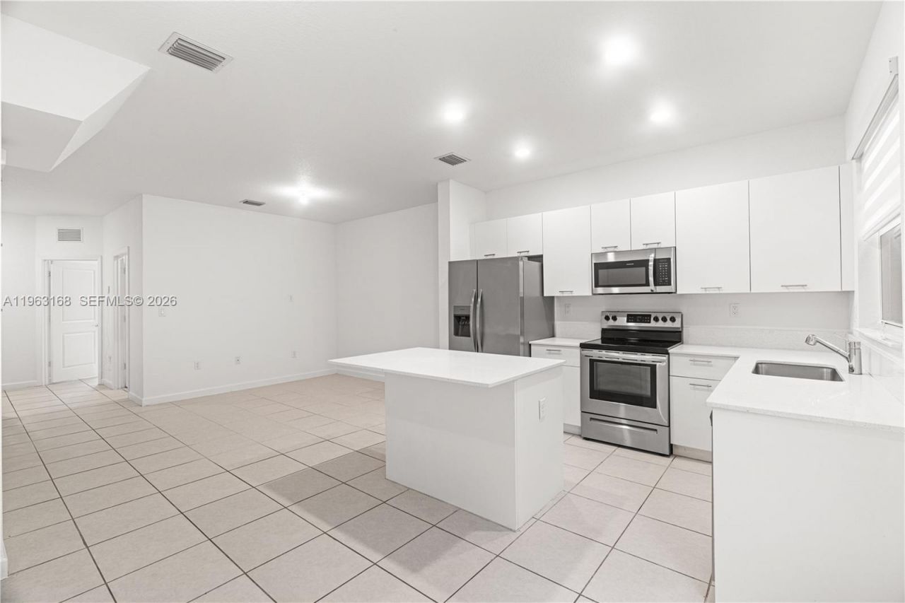 12307 NW 23rd Ct, Unit 12307, Miami, FL 33167 Photo