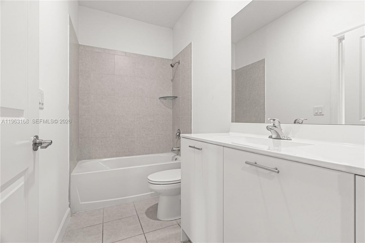 12307 NW 23rd Ct, Unit 12307, Miami, FL 33167 Photo