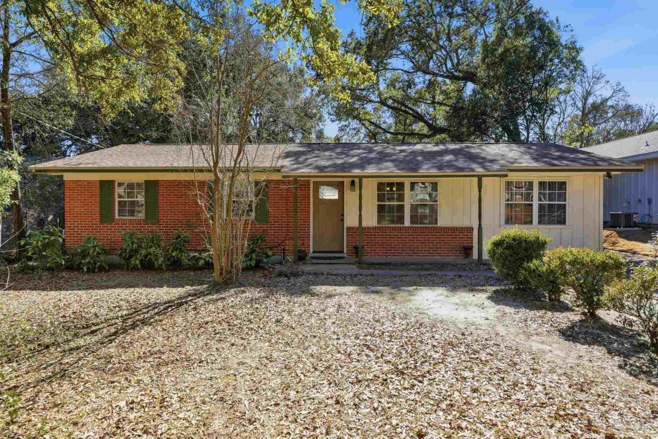 1401 John Carroll Dr, Pensacola, FL 32504 Main Photo