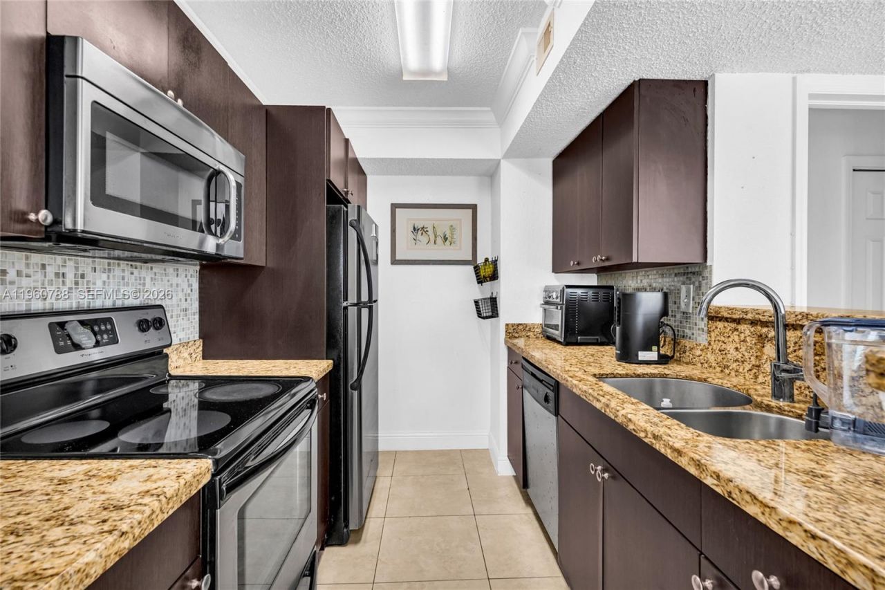 15680 SW 106th Ln, Unit 815, Miami, FL 33196 Photo