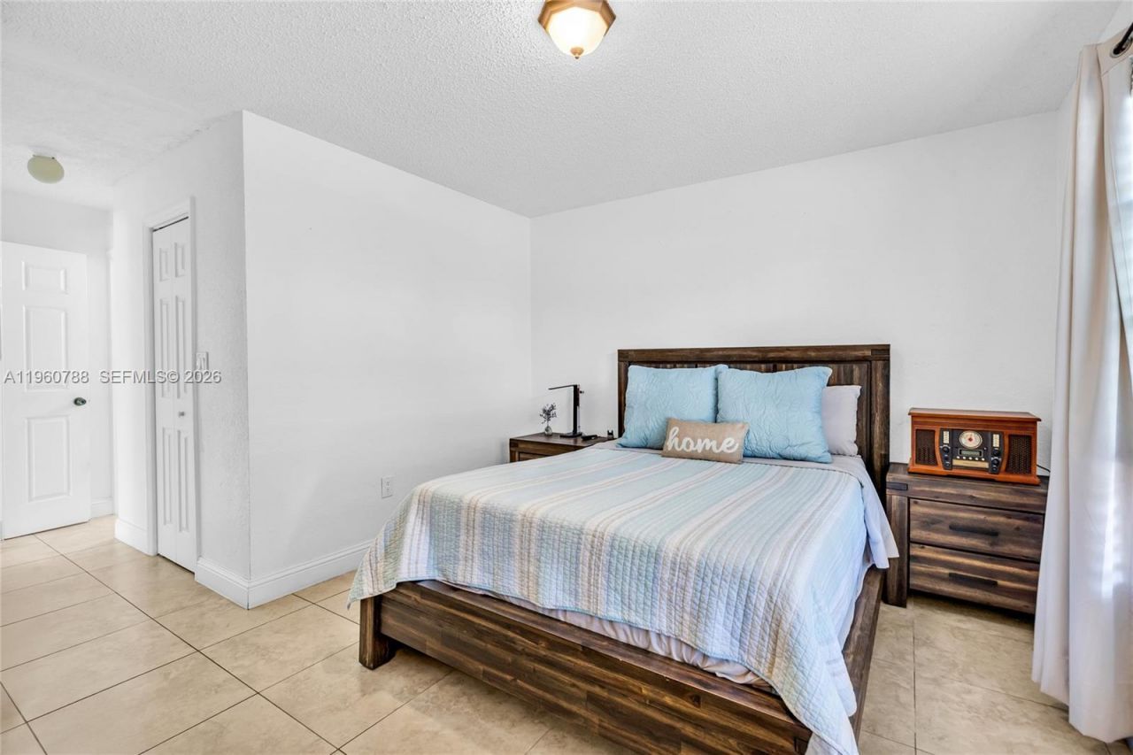 15680 SW 106th Ln, Unit 815, Miami, FL 33196 Photo