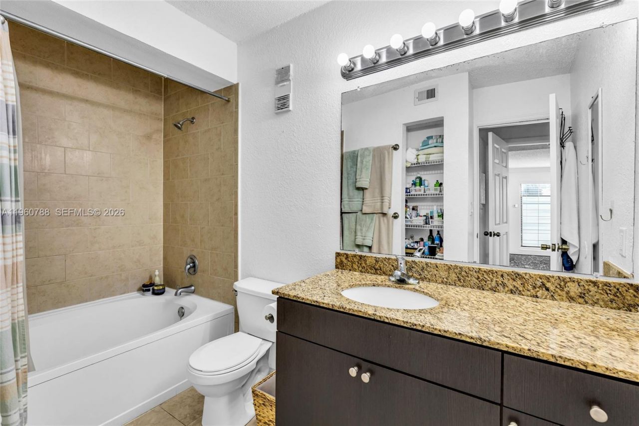 15680 SW 106th Ln, Unit 815, Miami, FL 33196 Photo