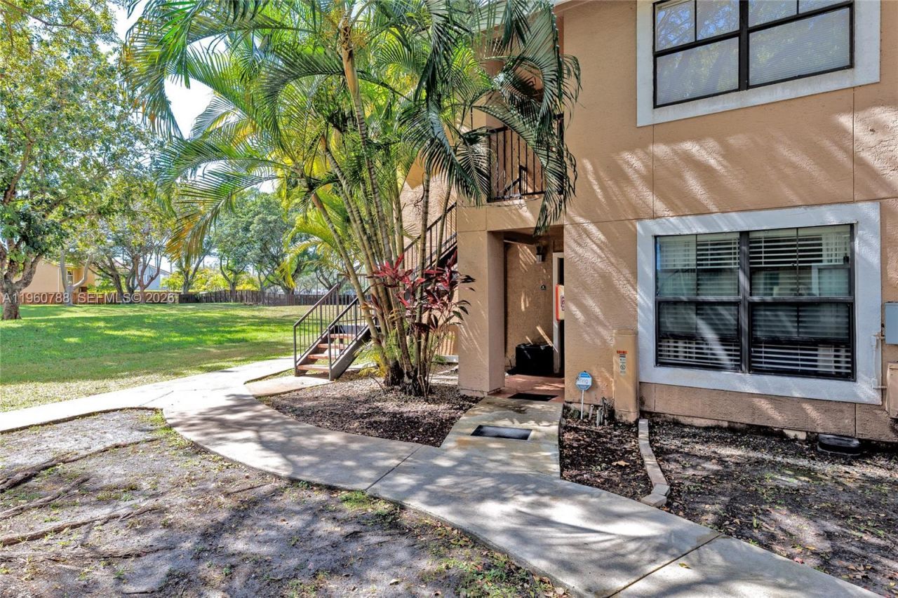 15680 SW 106th Ln, Unit 815, Miami, FL 33196 Photo