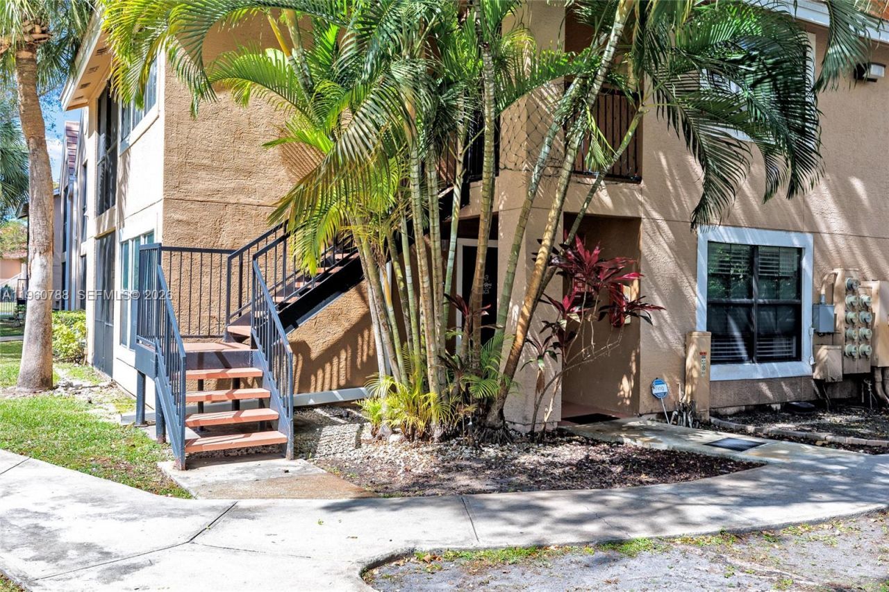 15680 SW 106th Ln, Unit 815, Miami, FL 33196 Photo