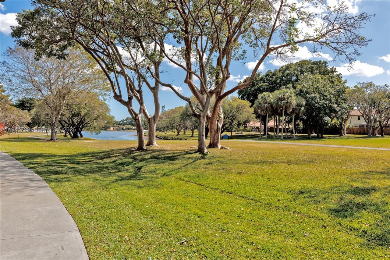 15680 SW 106th Ln, Unit 815, Miami, FL 33196 Photo